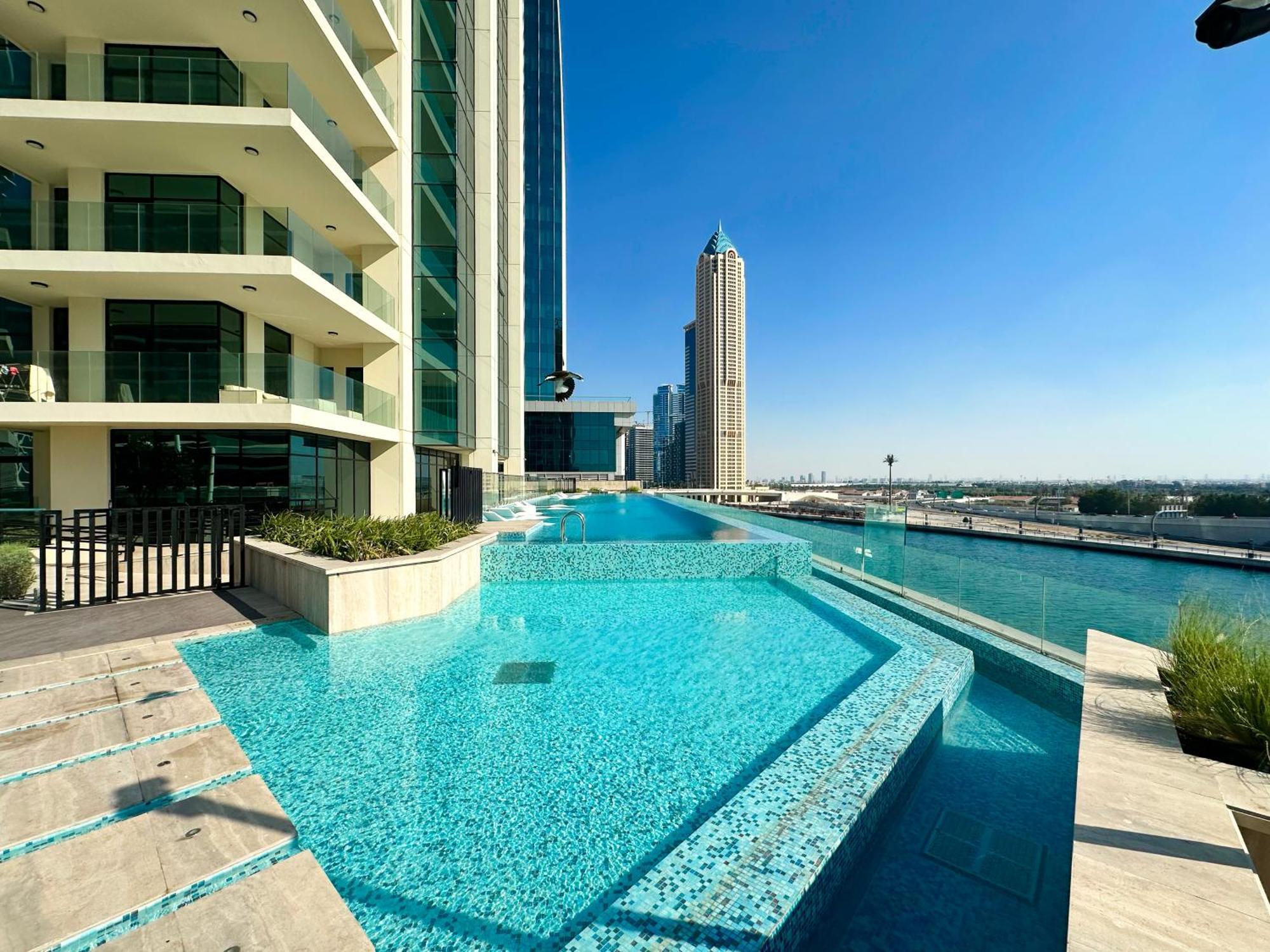 Luxury 2 Bedroom Missoni Building Canal & Pool View *