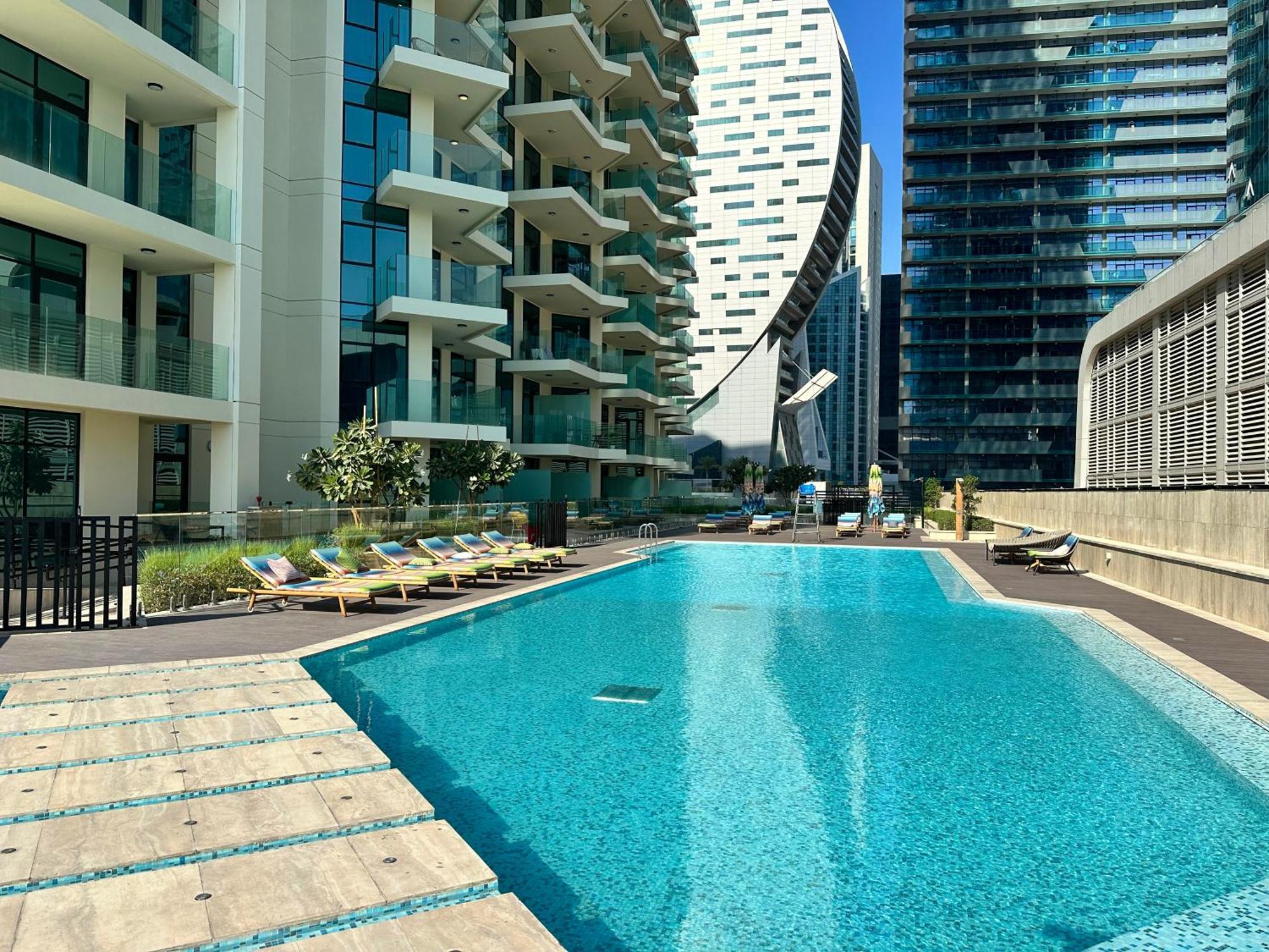 Apartment Luxury 2 Bedroom Missoni Building Canal & Pool View Dubai