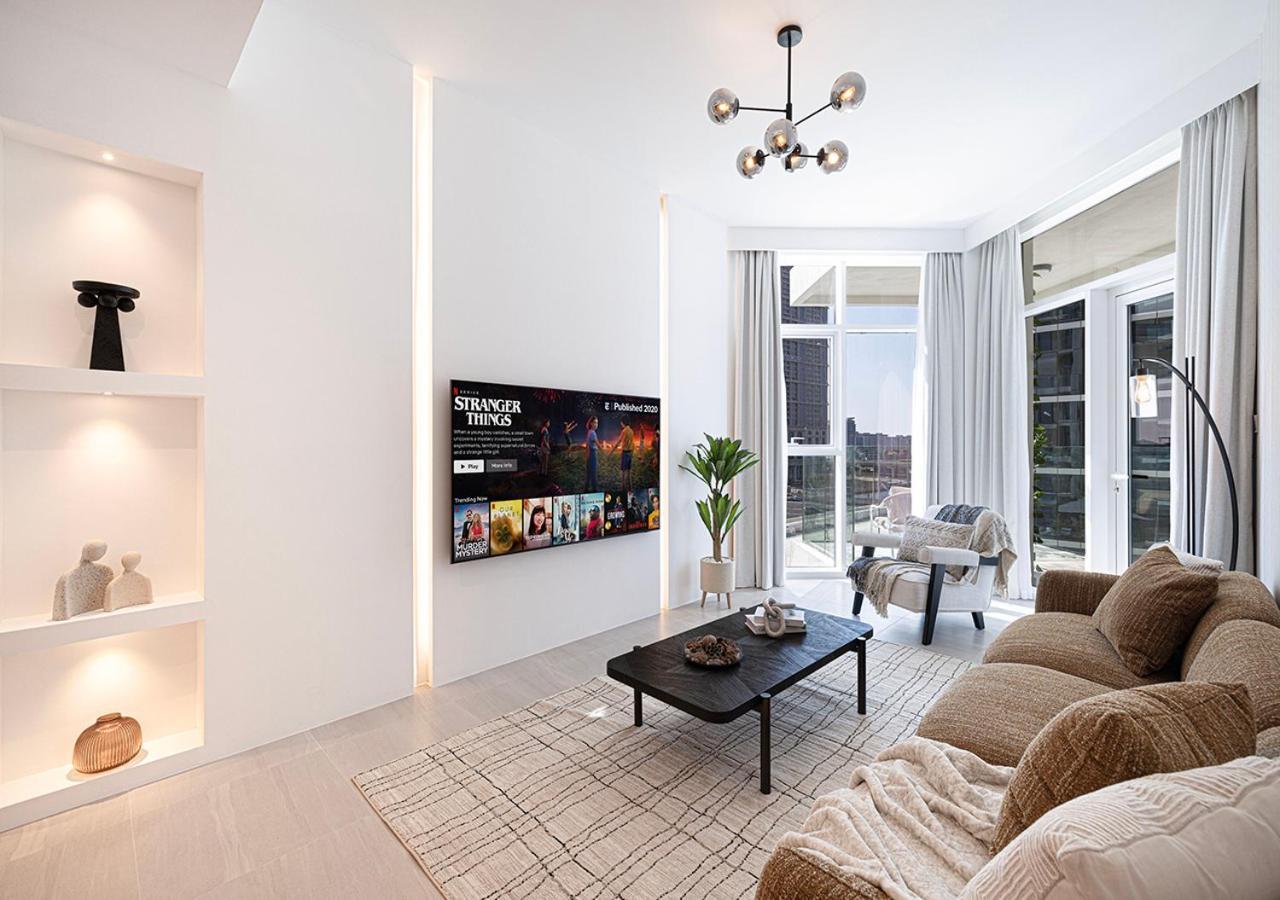 Apartment Luxury 2 Bedroom Missoni Building Canal & Pool View *