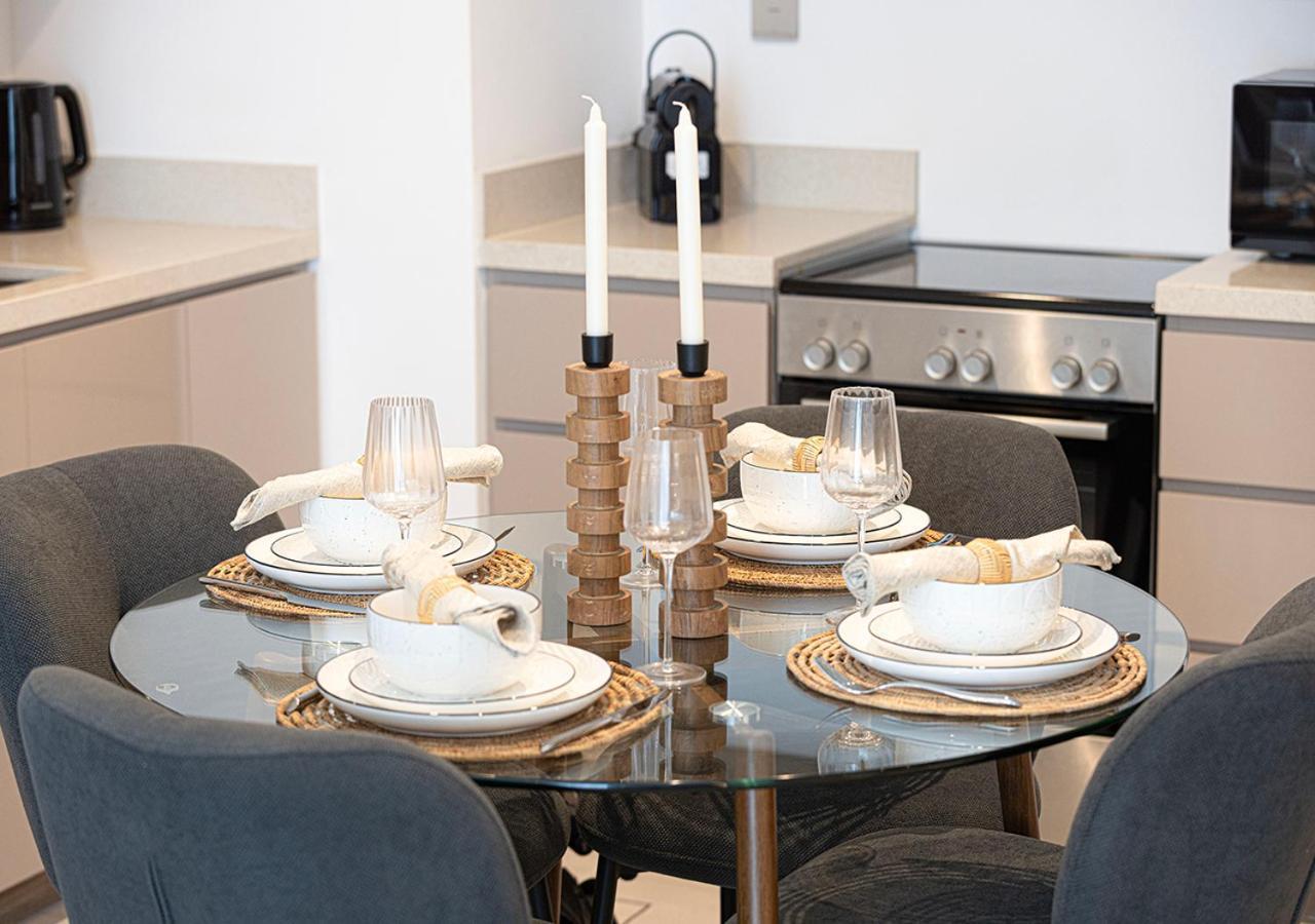 Luxury 2 Bedroom Missoni Building Canal & Pool View Apartment *