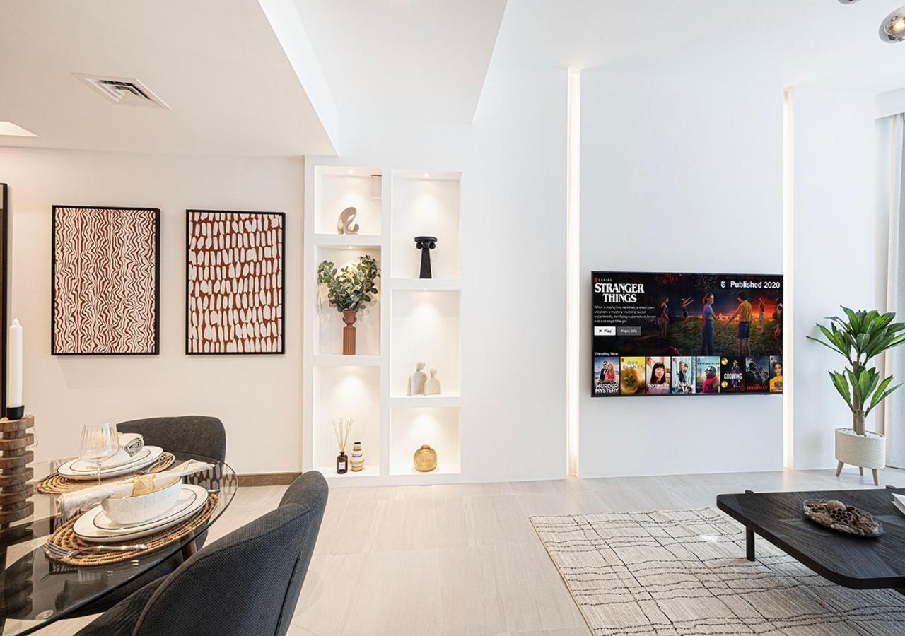 Luxury 2 Bedroom Missoni Building Canal & Pool View Apartment