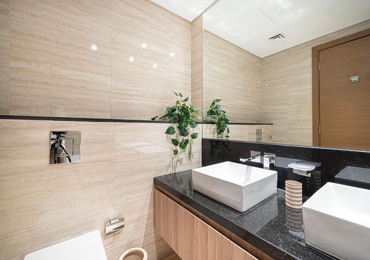 Luxury 2 Bedroom Missoni Building Canal & Pool View *